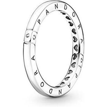 Anillo con logotipo y corazones