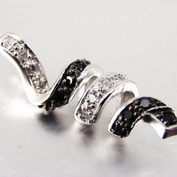 Pendentif de Plata Elizabeth en los Tesoros de Lily