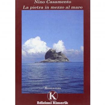 La pietra in mezzo al mare
