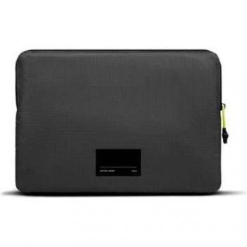 Funda ultraligera Native Union para MacBook Pro 15 y 16, negro
