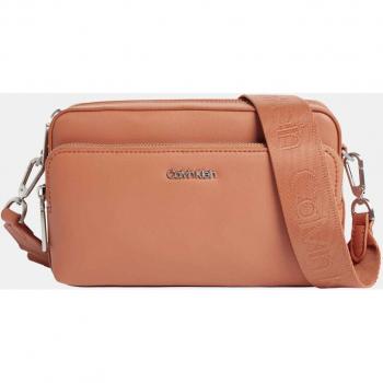 Bandolera Calvin Klein naranja con cremallera y asa regulable