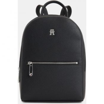 Mochila mediana negra Tommy Hilfiger con logotipo metalizado