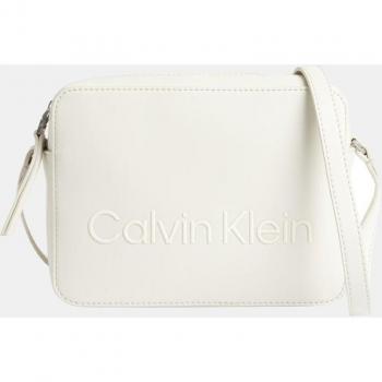 Bandolera pequeña Calvin Klein blanca con grabado