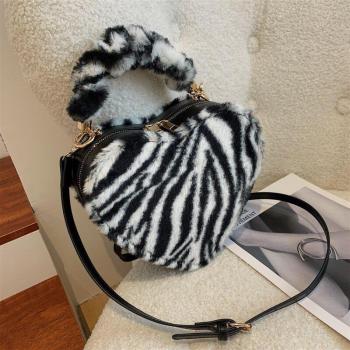 Bolso de piel sintética en forma de corazón para mujer