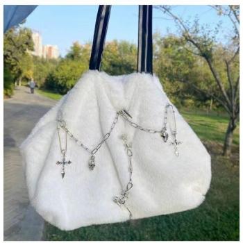 Bolso de hombro de felpa con cadena para mujer Y2K Harajuku, gran capacidad, cubo esponjoso, estilo punk