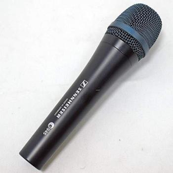 Microfono dinamico Stage Evolution 945 con filtro anti-pop integrato e clip di montaggio