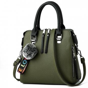 Bandolera de lujo para mujer con bola de pelo