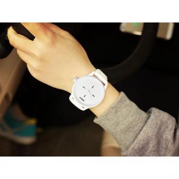 Reloj Kezzi Clásico Dama Silicona Blanco y Negro