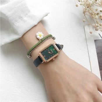 Reloj Rectangular Elegante para Mujer