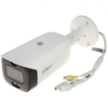 Cámara de red bullet WizSense 8MP con iluminación dual inteligente