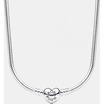 Collar Pandora Moments Cadena de Serpiente con Cierre de Corazón