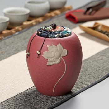 Contenedores de Té de Loto Elegantes con Detalles en Cerámica Blanco